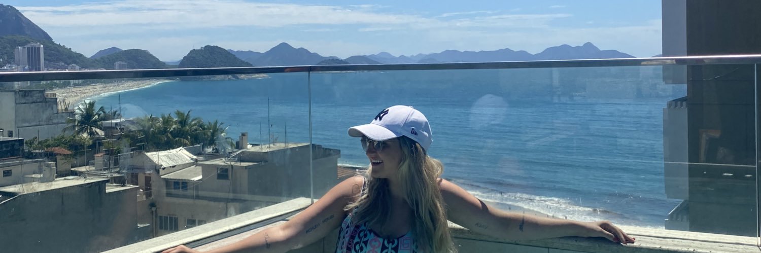Larabuss's profile banner image