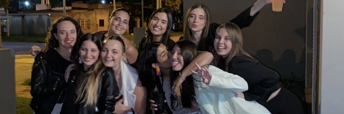 ValeHernandez35's profile banner image