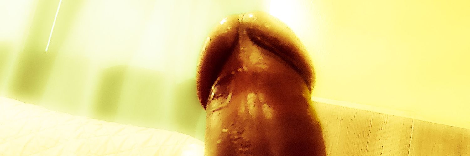 elhombreth's profile banner image