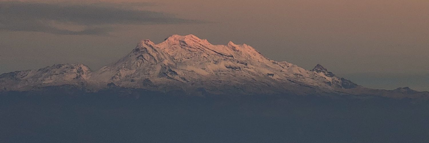 lauravalscott's profile banner image