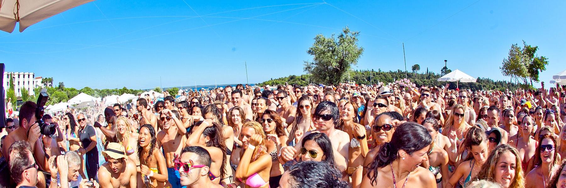 YoungerCam4's profile banner image
