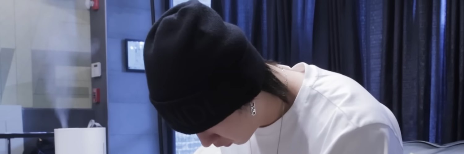 eightoo25's profile banner image