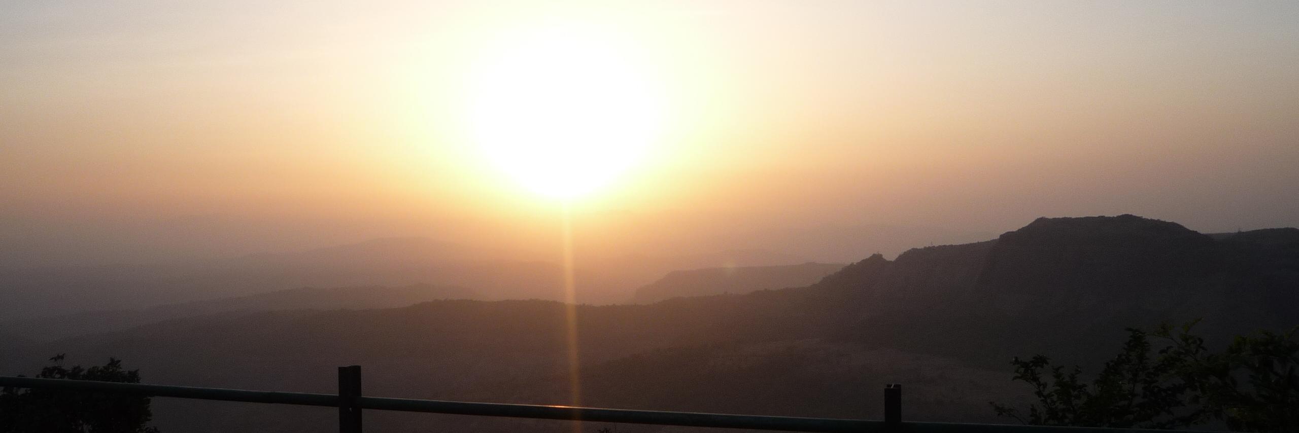 amreensadaat's profile banner image