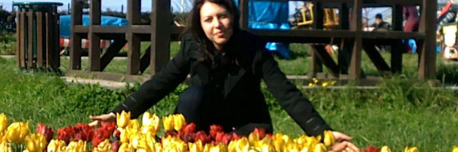 ayse_onen's profile banner image