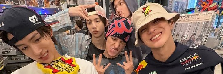 huvsks's profile banner image
