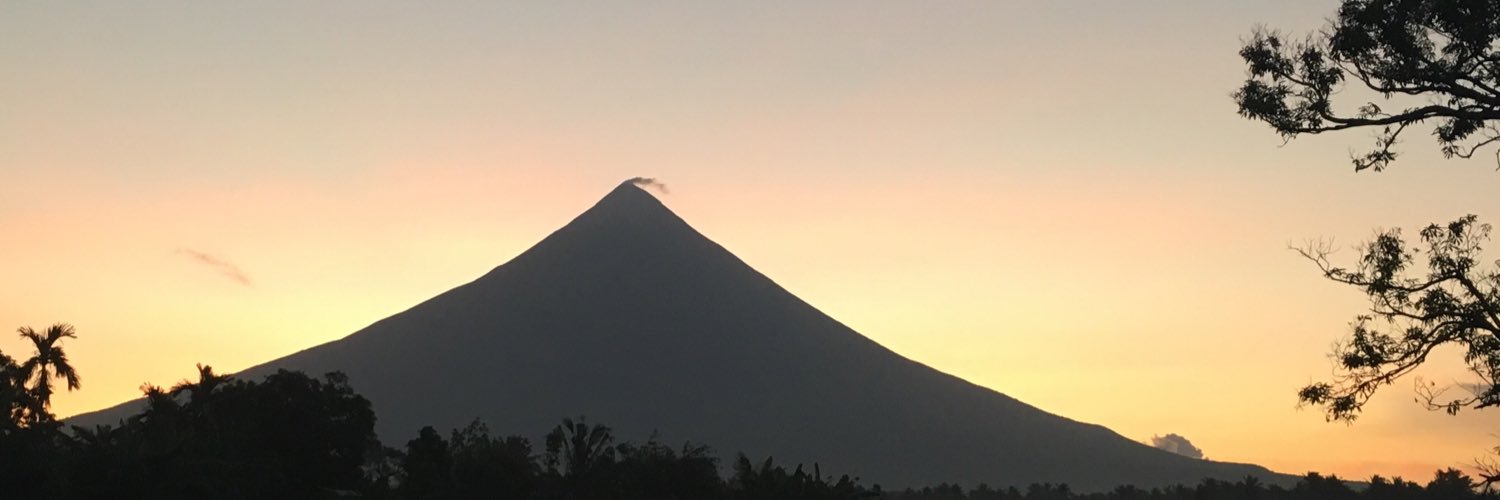 iammeecah's profile banner image