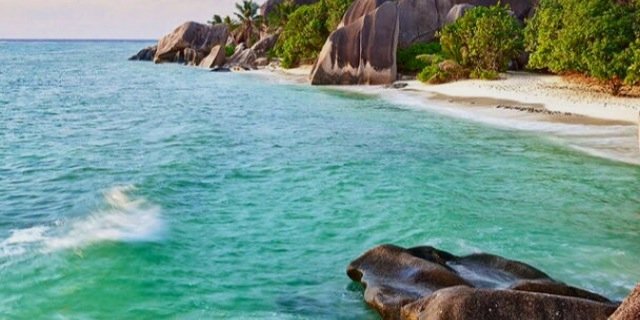 Wirda_Mansur's profile banner image
