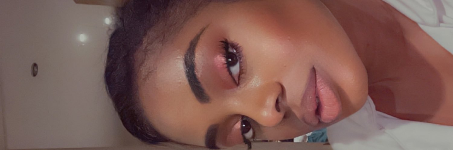 tee_ller's profile banner image