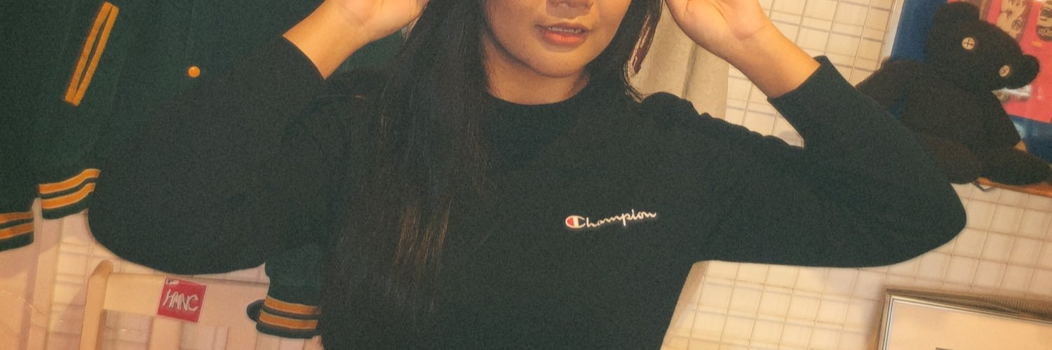 meripoz's profile banner image