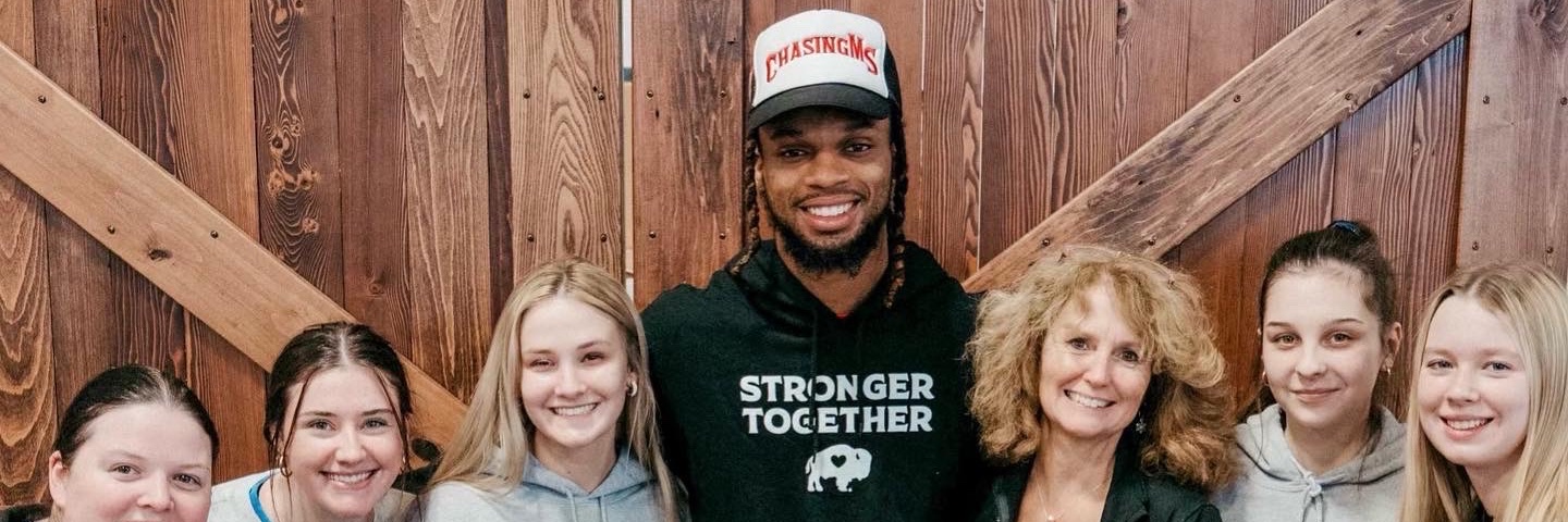 BuffaLoveApprl's profile banner image