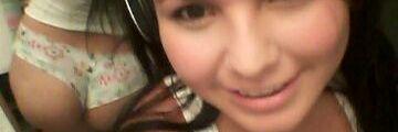 andrearika8's profile banner image