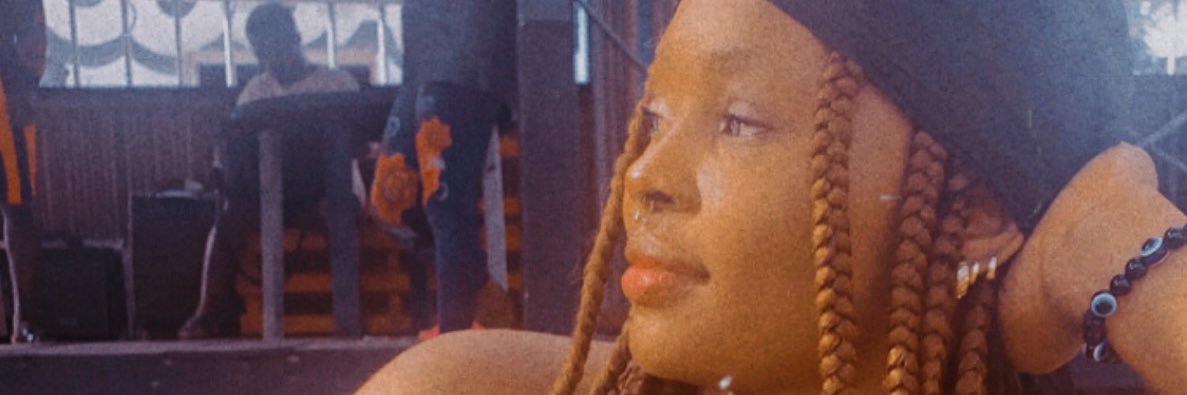 Yakira 🦪🦋 banner