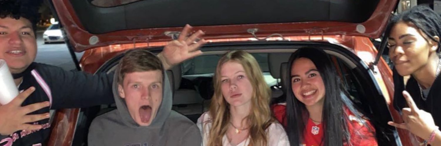 _Lyyyss's profile banner image