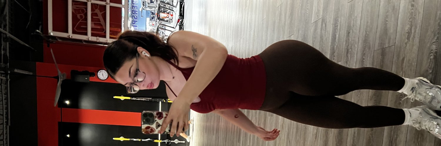 _adrianafdz's profile banner image