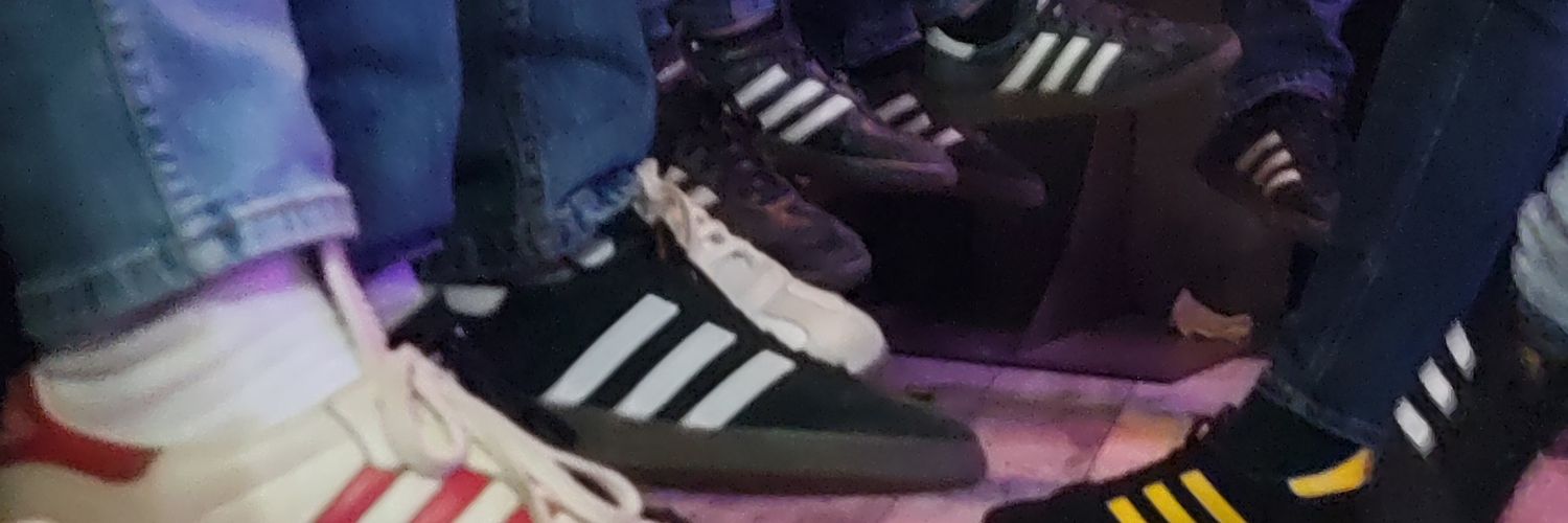uri_r46's profile banner image