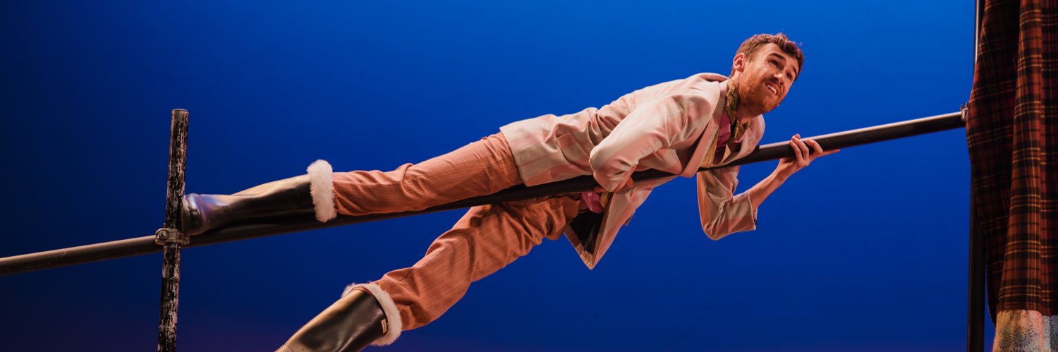 Thom Hallows banner