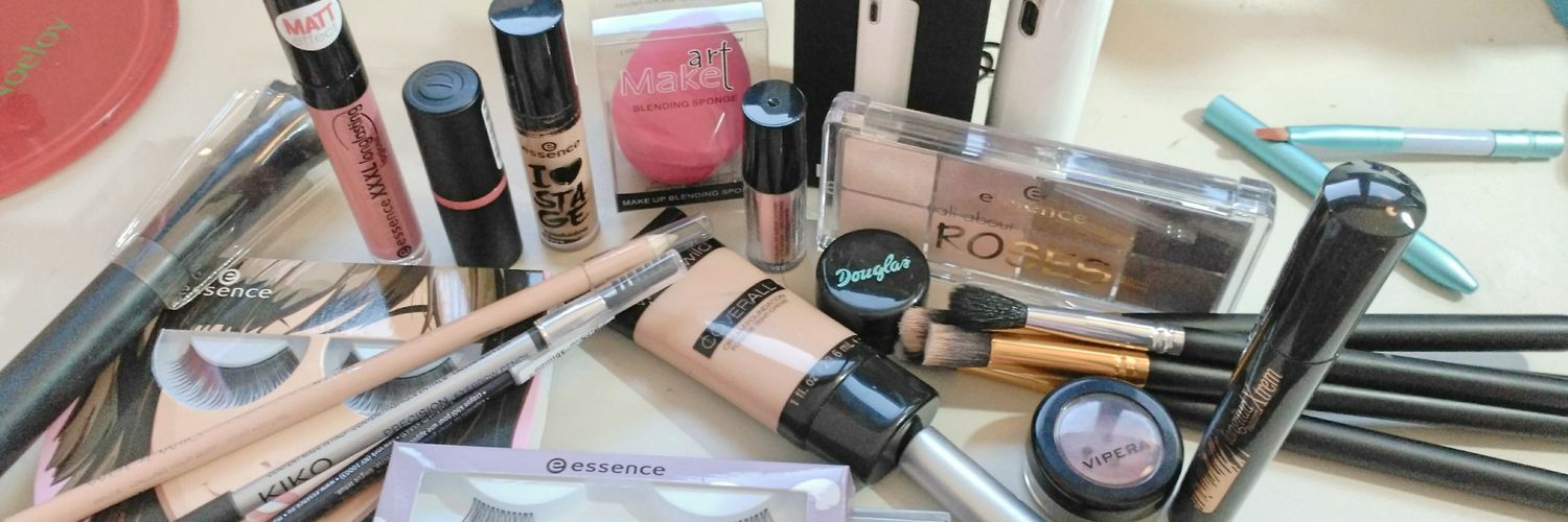 makeupthays's profile banner image