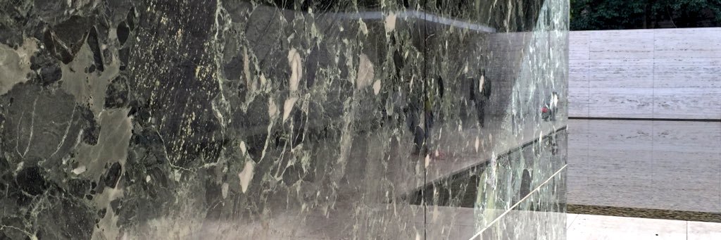 anna_aromi's profile banner image