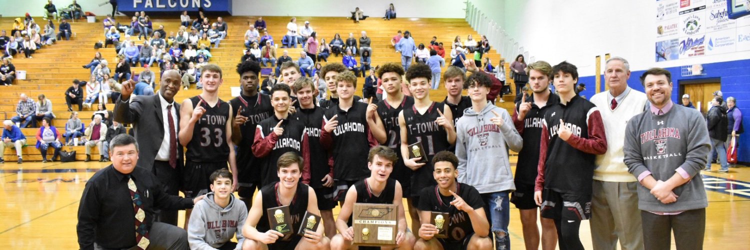 Tullahoma Basketball's banner