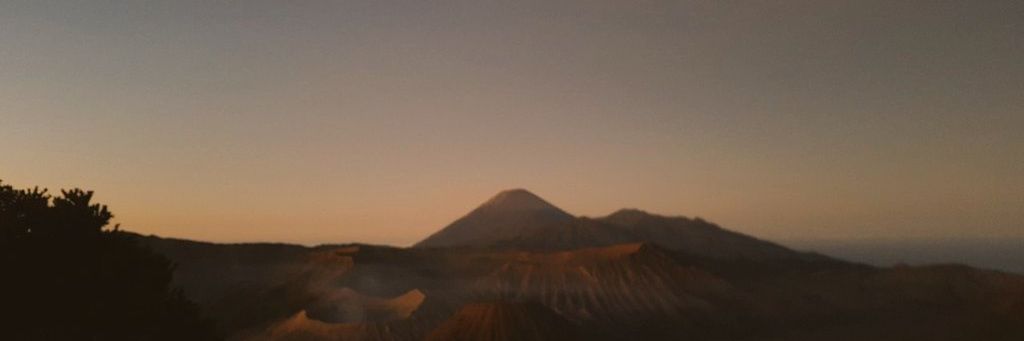 lumpayaa's profile banner image