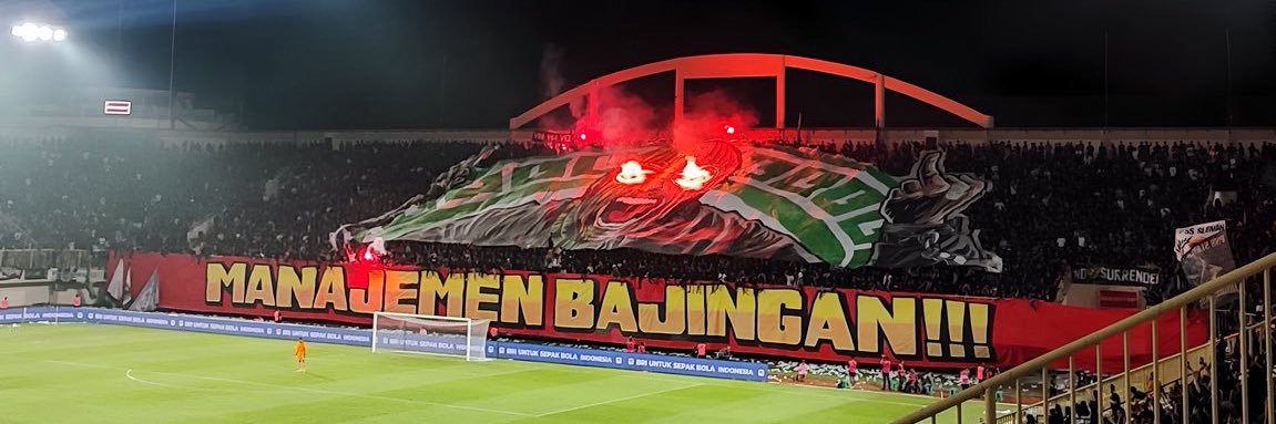 it’s not living (if it’s not with 林美和) banner