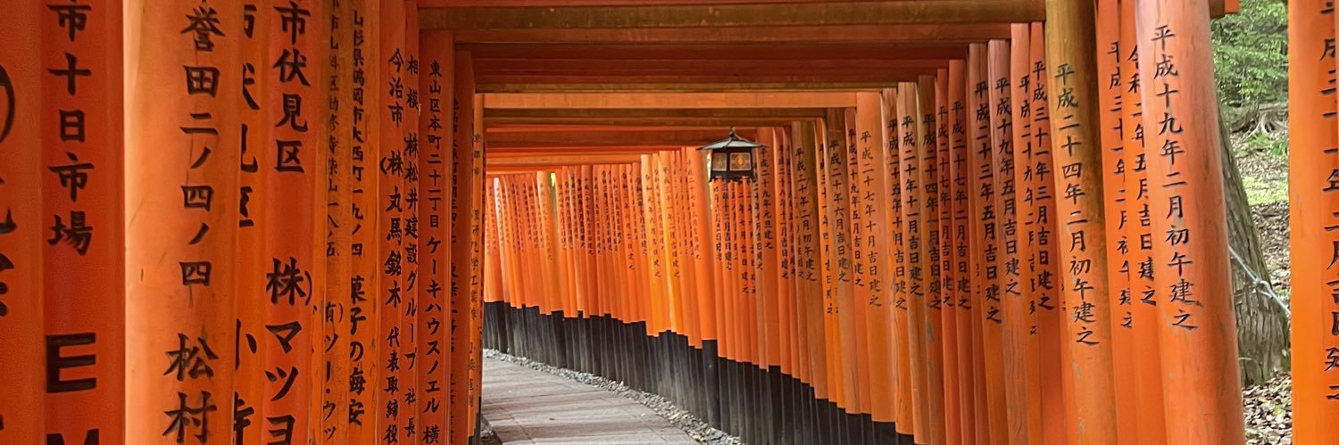 Claudia 🌺🌻 banner