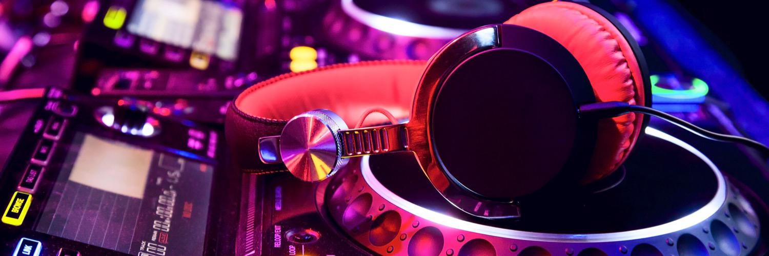 CRØWD CØNTRØL banner