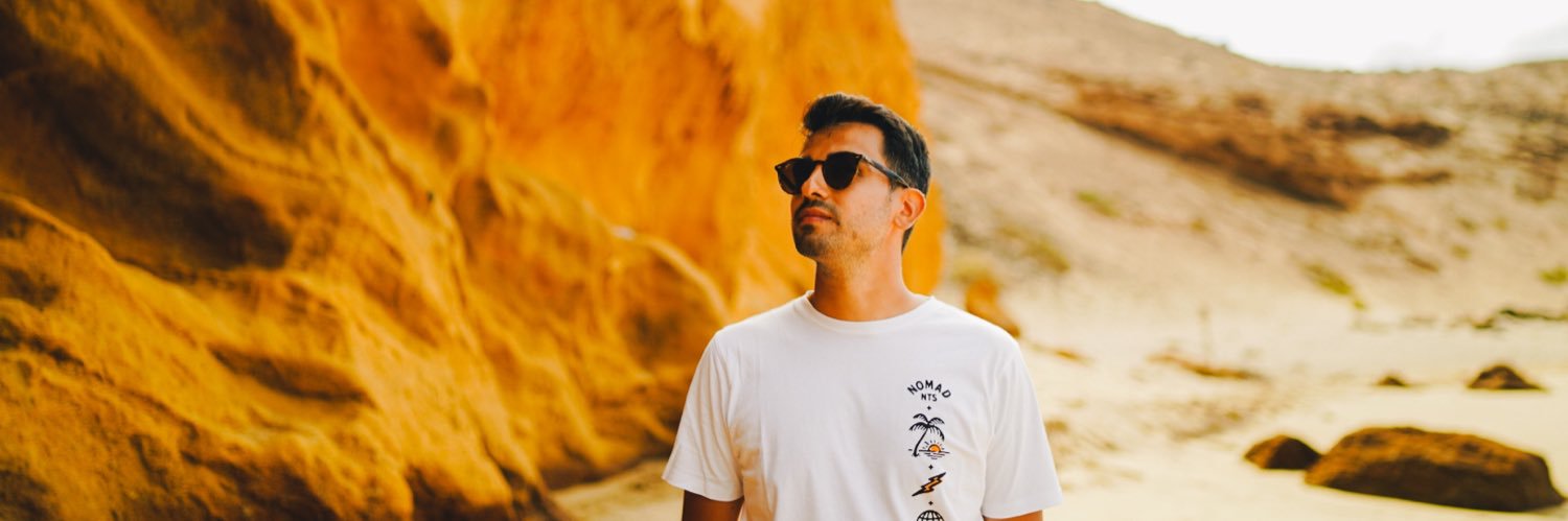David González banner