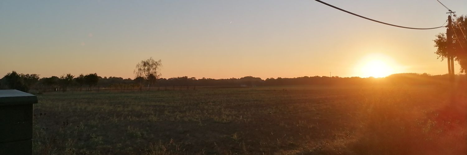 julliie23's profile banner image