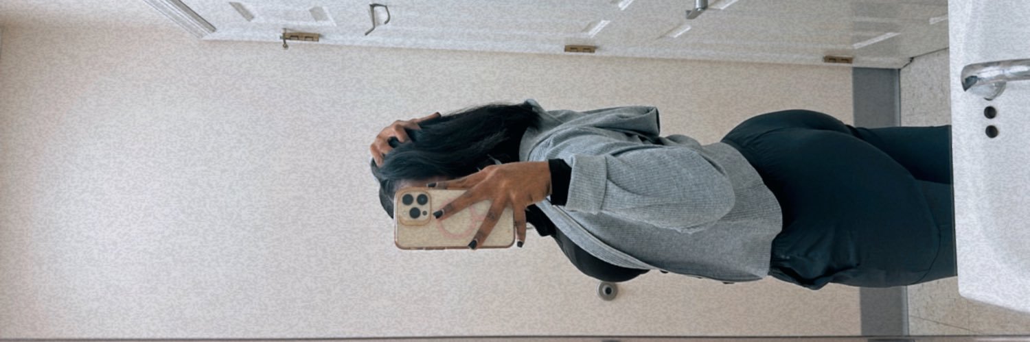 ___Aishaaa's profile banner image
