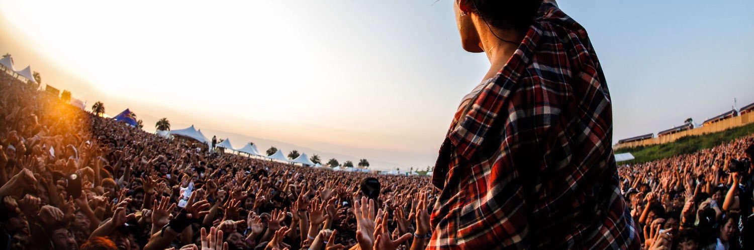 dis0218's profile banner image