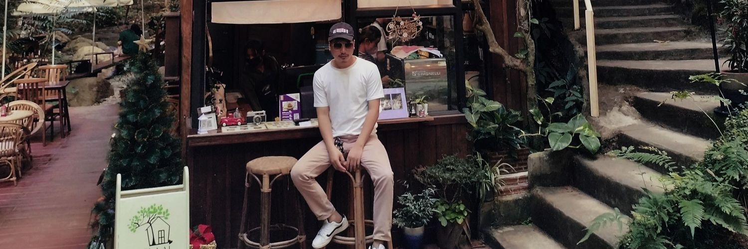 waruttapat's profile banner image