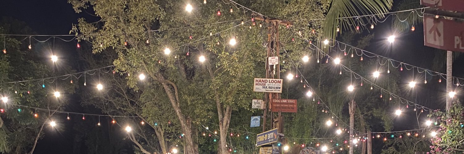 em_davis25's profile banner image