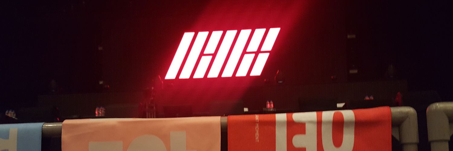 y8761x's profile banner image