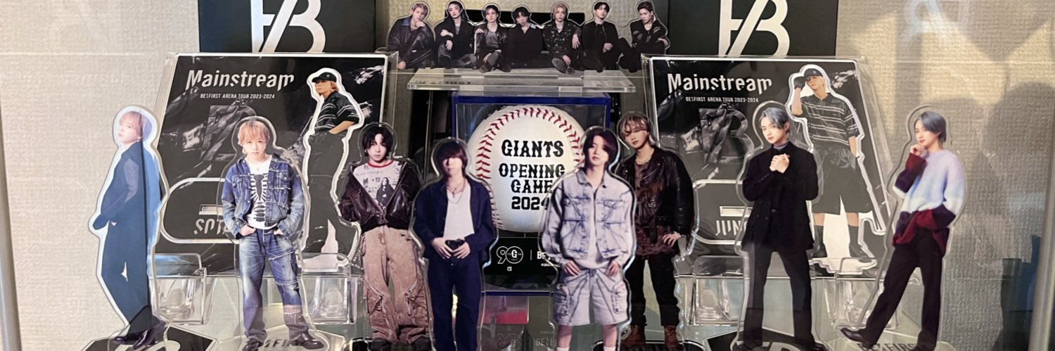 KE__FIRST's profile banner image