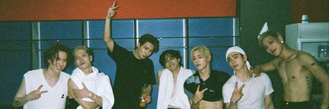 Juniidef˙˙💙🌴😪 banner