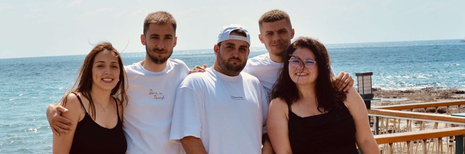 Alexiiii98's profile banner image