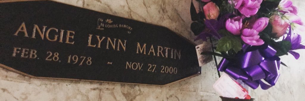 ReynaMartin20's profile banner image