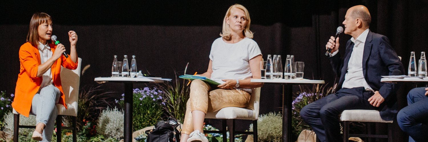 Lu Yen Roloff banner