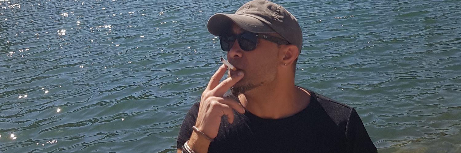 YadiDost's profile banner image