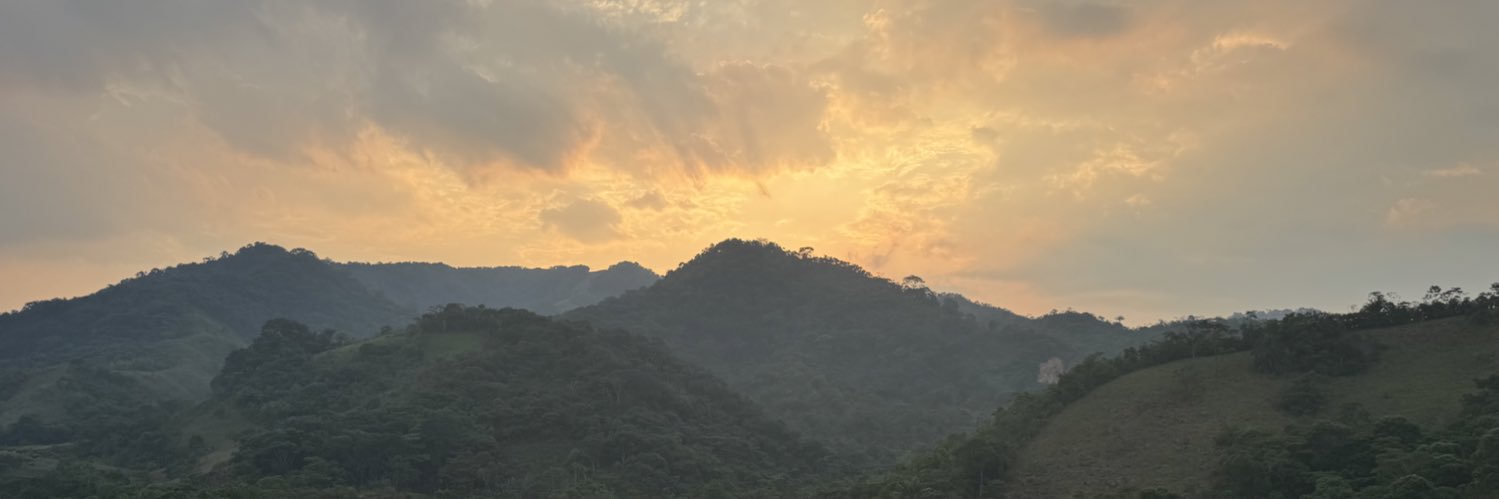 ValenCabrera13's profile banner image
