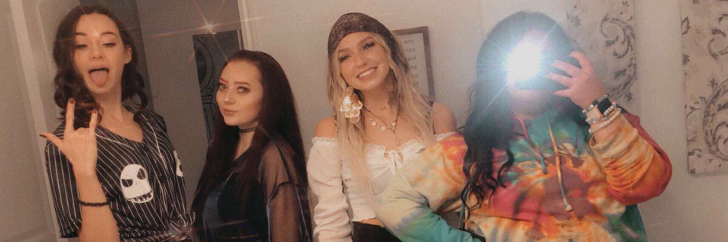 partytink8's profile banner image