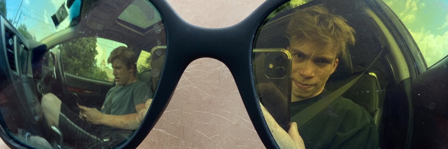 z_bergs's profile banner image