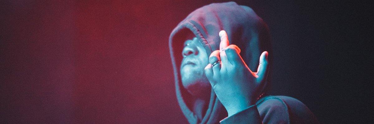 larama08's profile banner image
