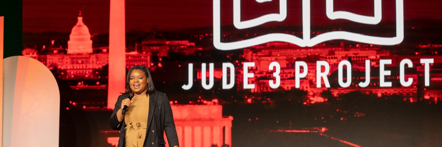 Lisa Victoria Fields banner