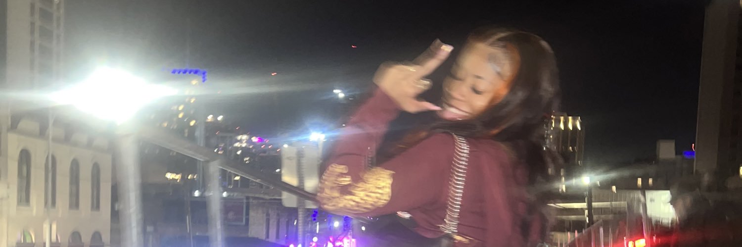 _xogloria's profile banner image