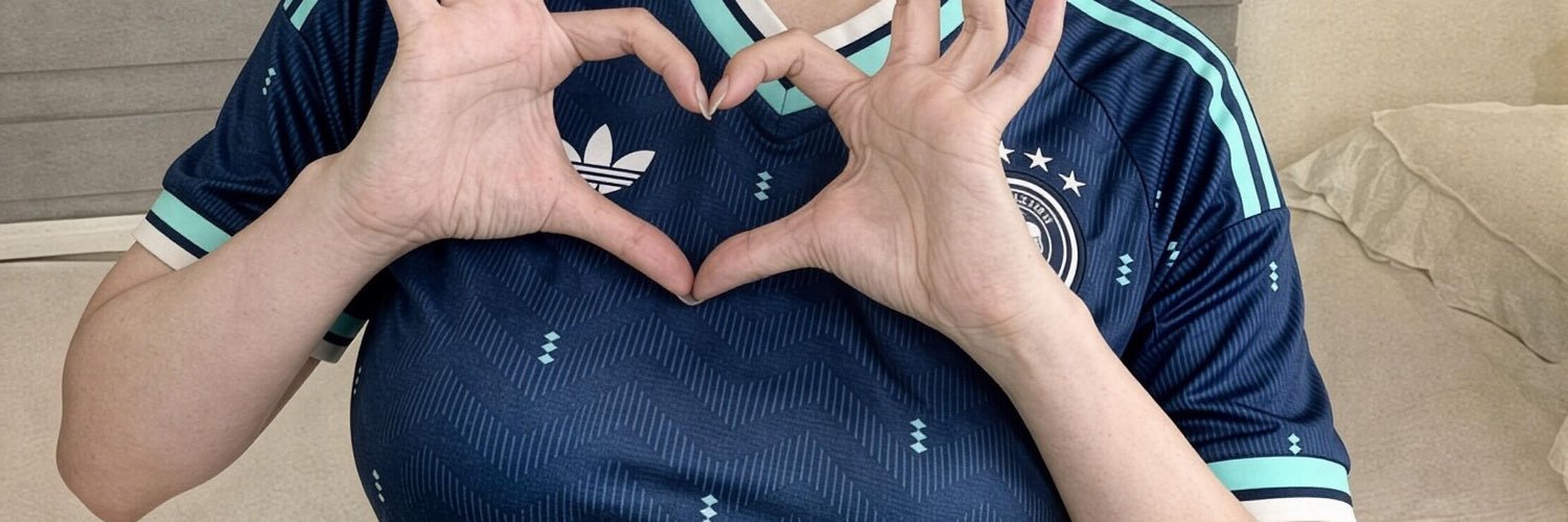plsletmeg_'s profile banner image
