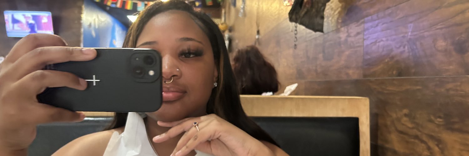 perrydee_'s profile banner image