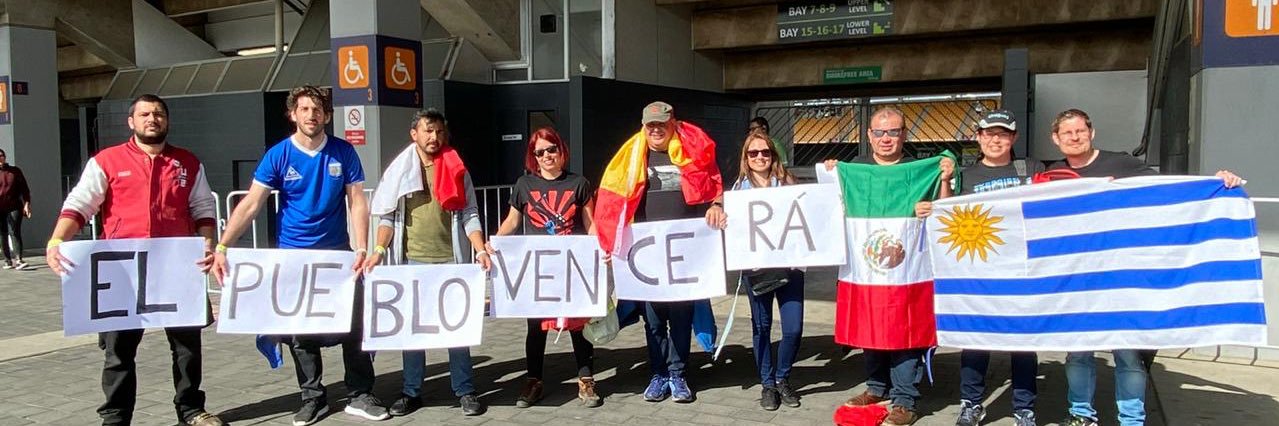U2 Chile banner