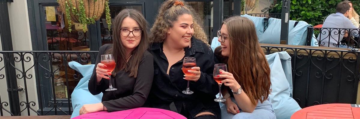 chloe_lyons's profile banner image